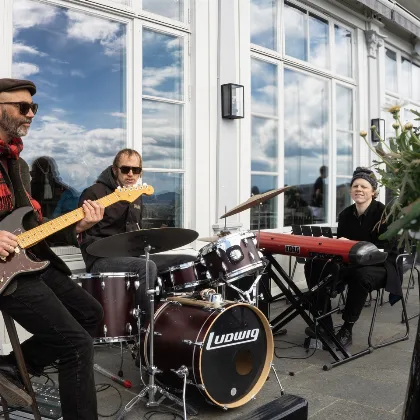 FløyenJazz på uteserveringen